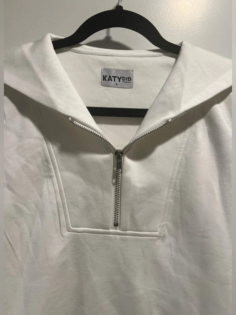 Katydid Women’s White Zip Pullover and Shorts Set Size L NWT